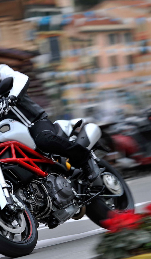 Дукати Монстер 796