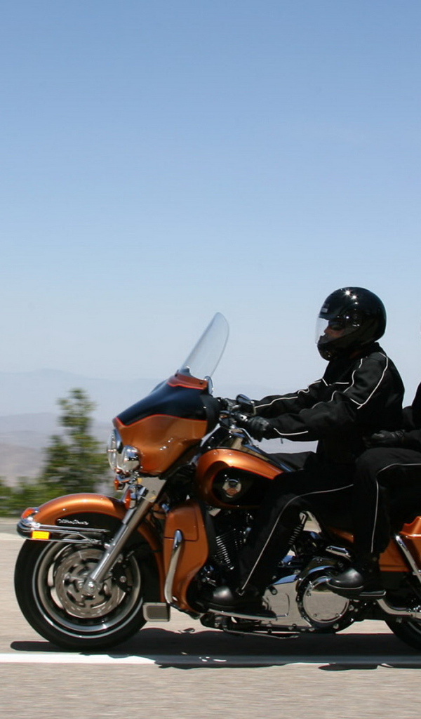 Харлей Девидсон FLHTCU