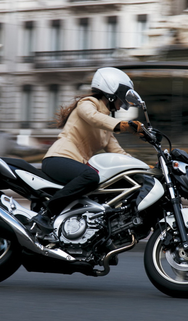 мотоцикл Сузуки F650