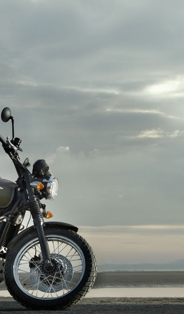 Триумф Скрамбер на побережье