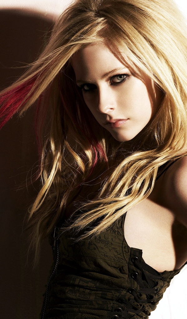 Красавица Avril