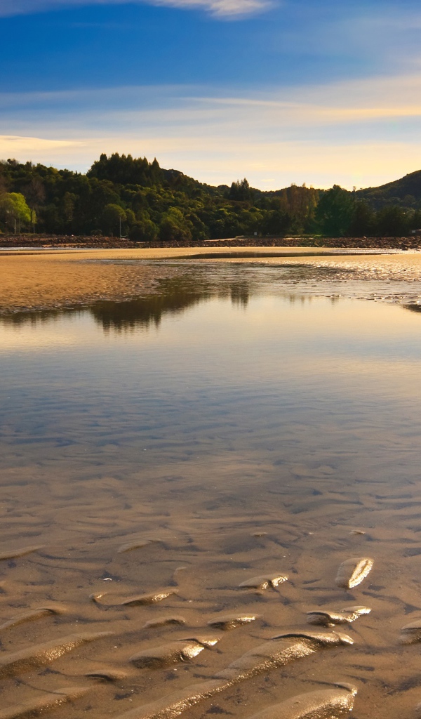 Отлив на пляже