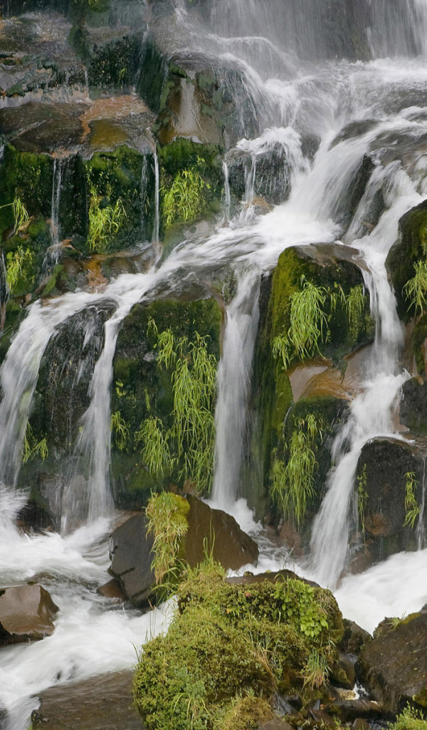 Красивый водопад