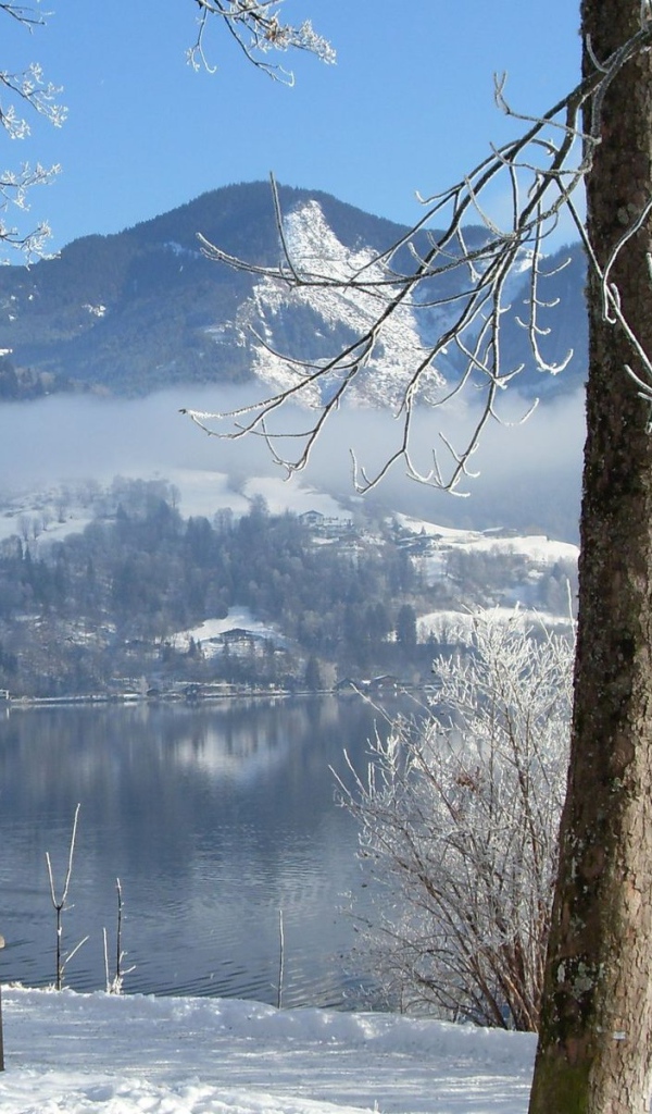 Гора под снегом