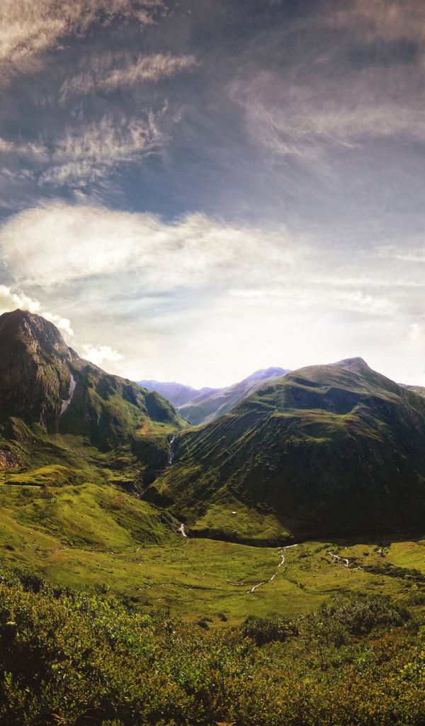 Гористая долина