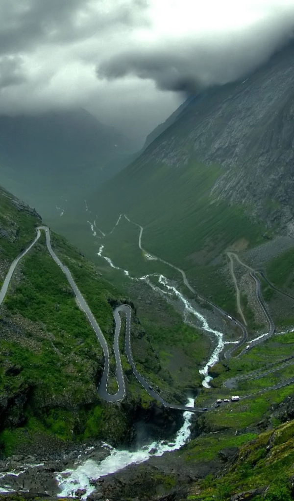 Дорога к горным вершинам