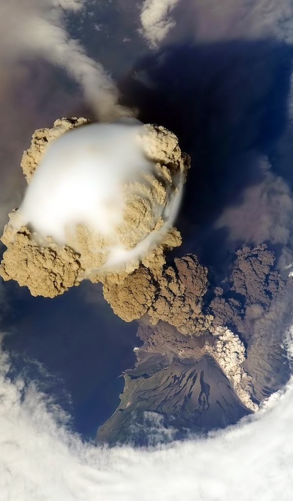 Извержение вулкана