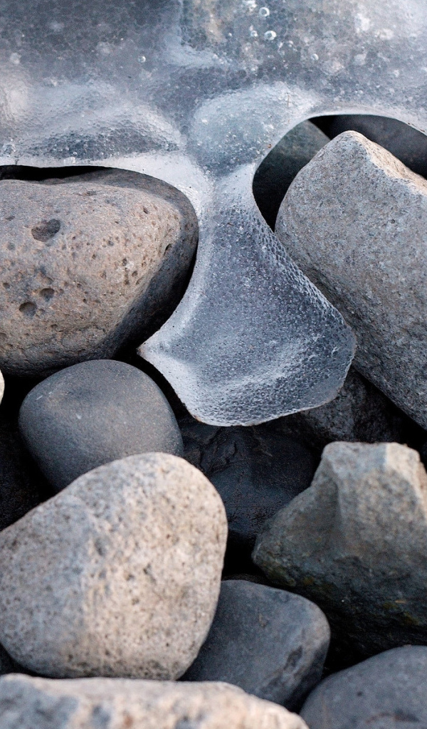 Замерзшая вода