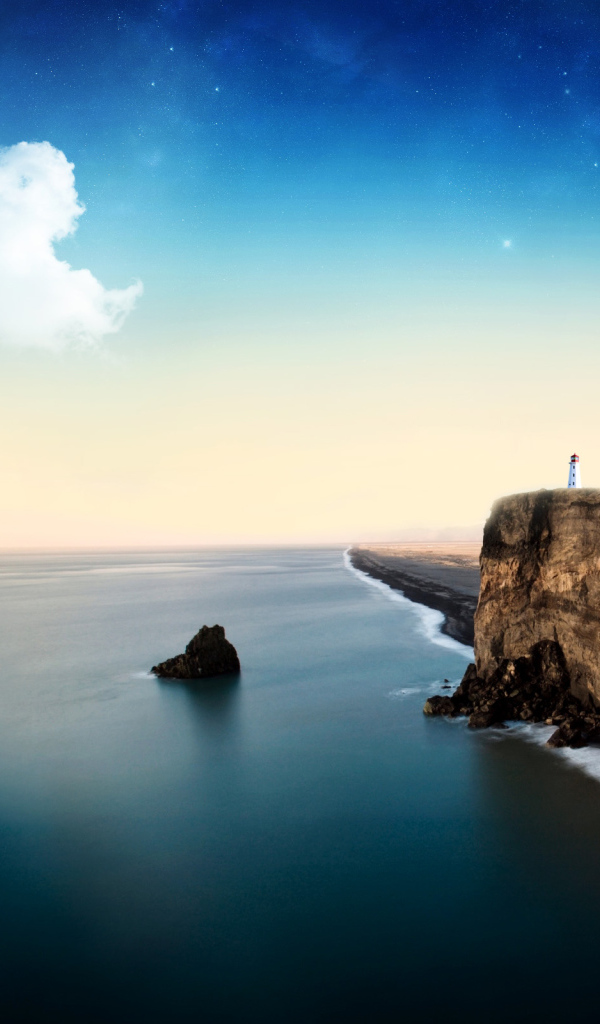 Маяк на высоком берегу