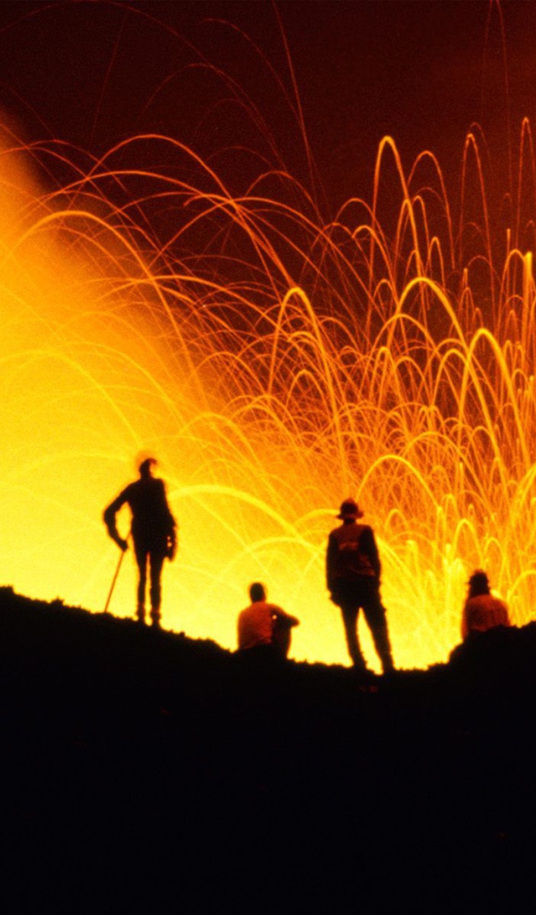 У жерла вулкана