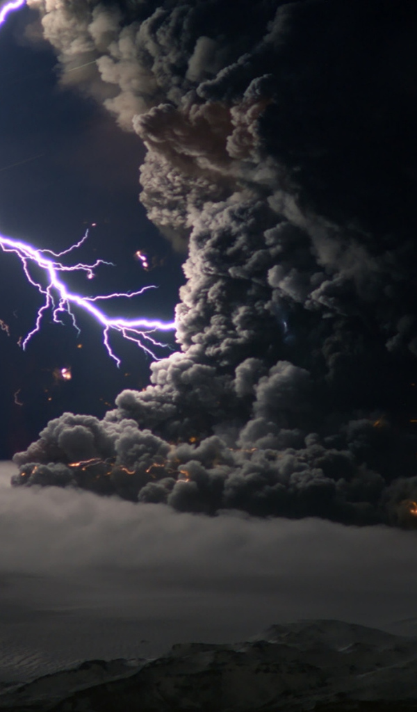 Вулкан Пепел Молния