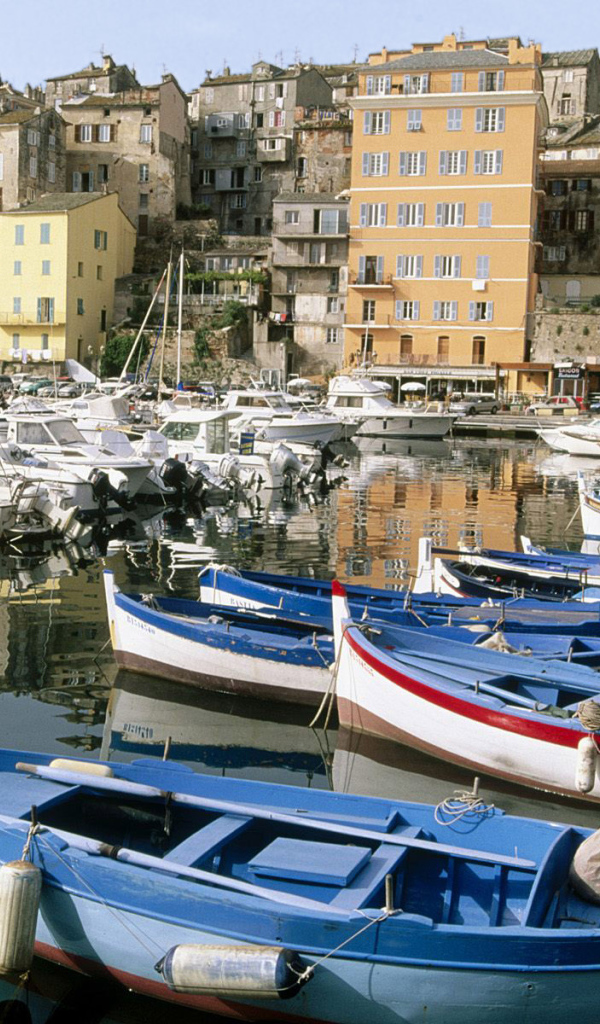 Лодки на Корсике