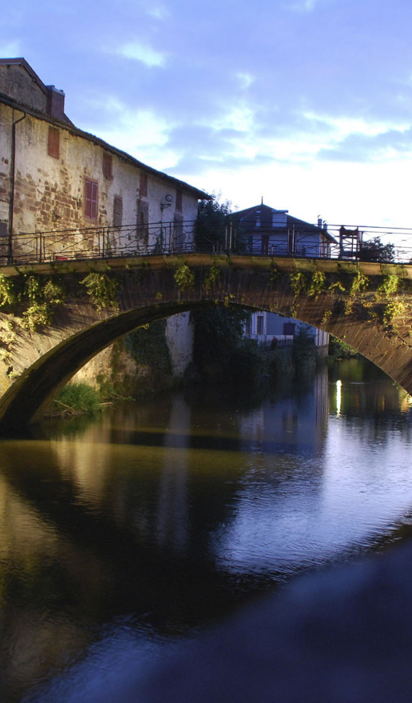 Мост через реку