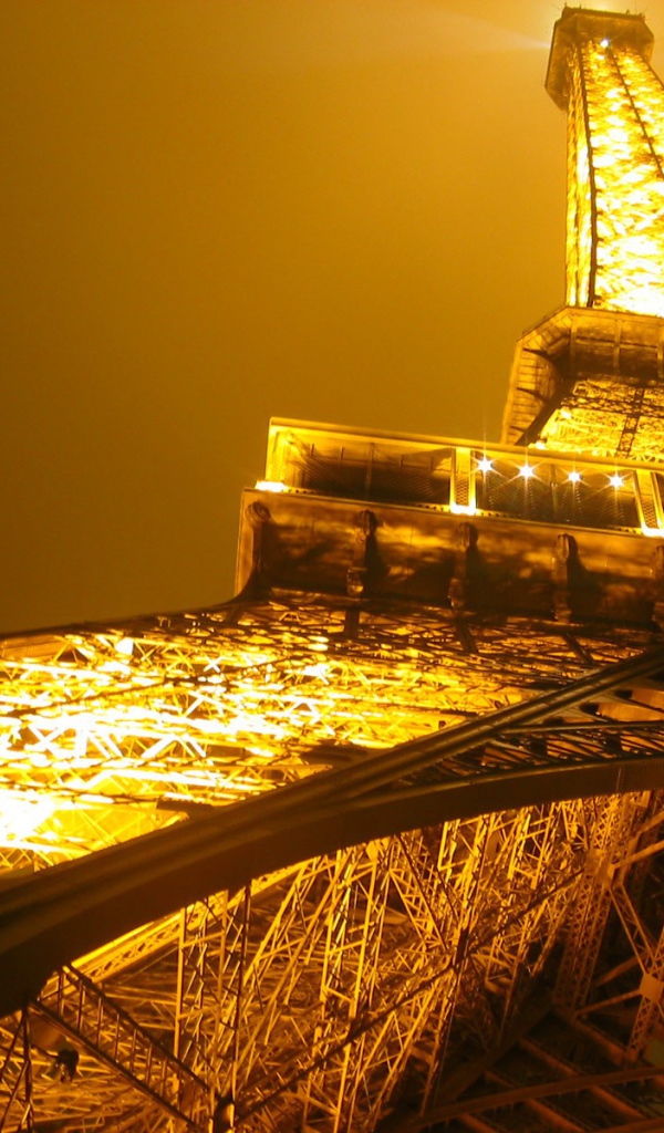 Освещение Эйфелевой башни