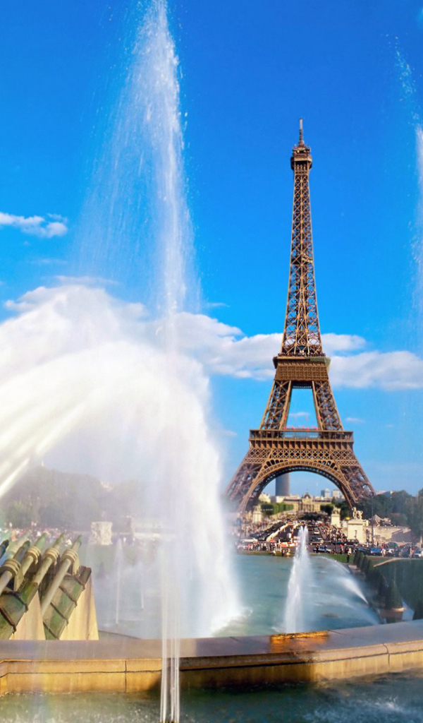Фонтаны и Эйфелева башня