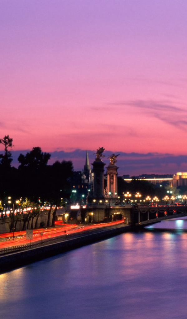 Рассвет в Париже