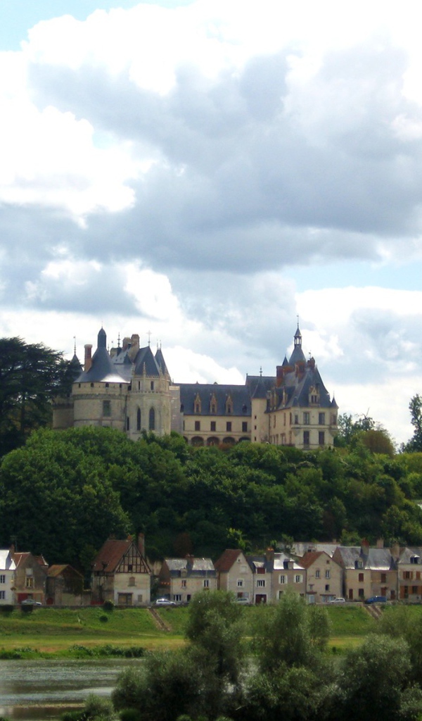 Городок у замка