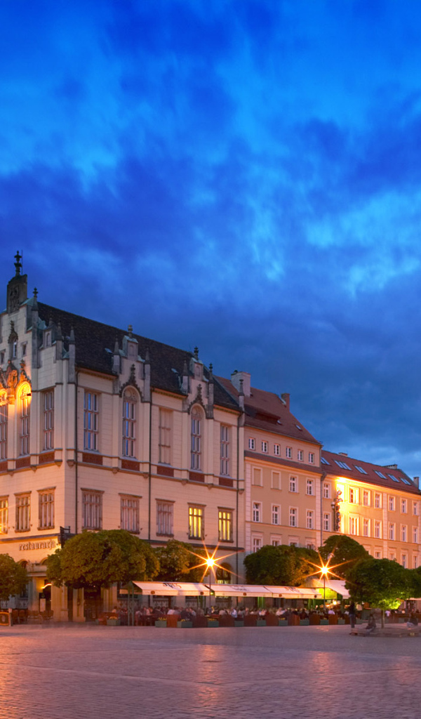 Площадь у ратуши