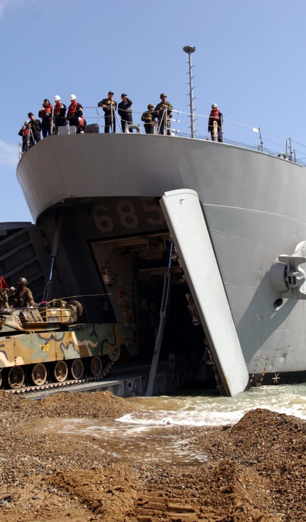 Выгрузка танка