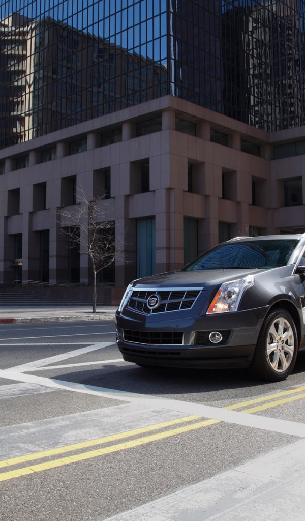 Cadillac SRX в городе