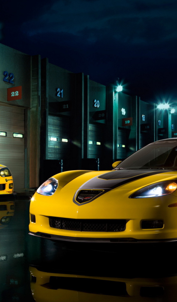 желтый Chevrolet-Corvette-Z06