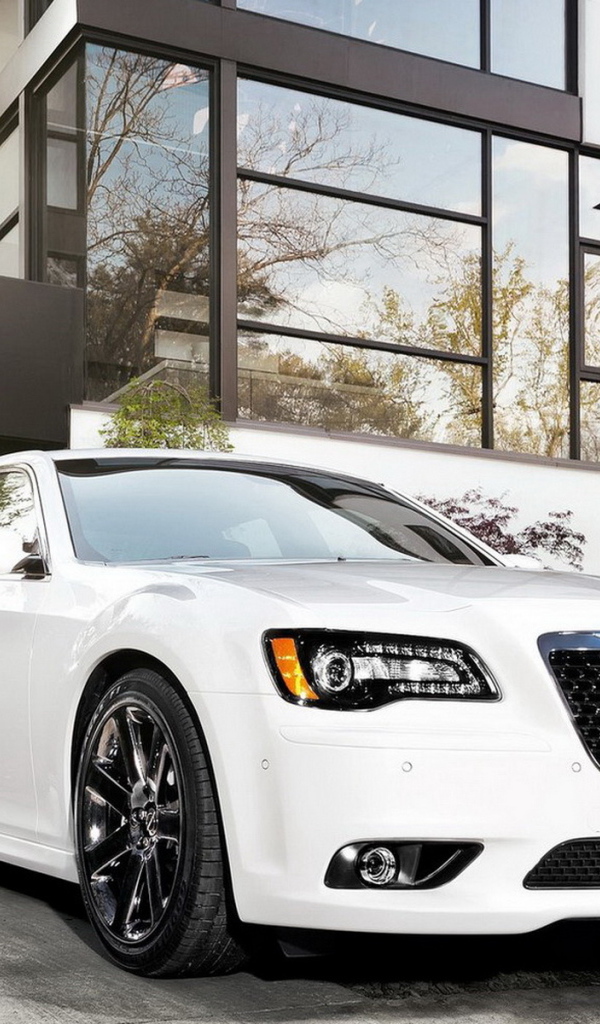 Chrysler-300 SRT8