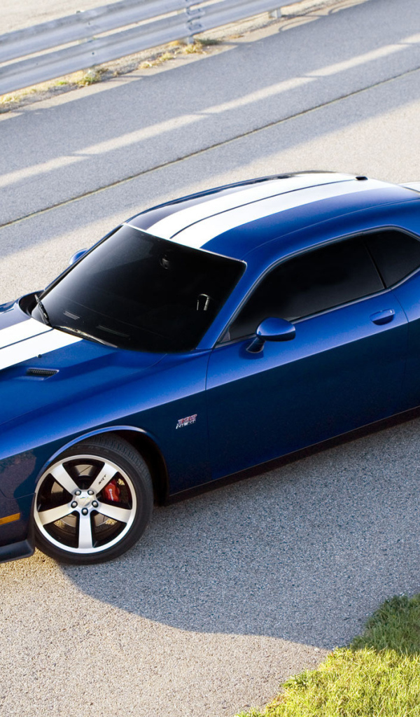 Dodge Challenger синий