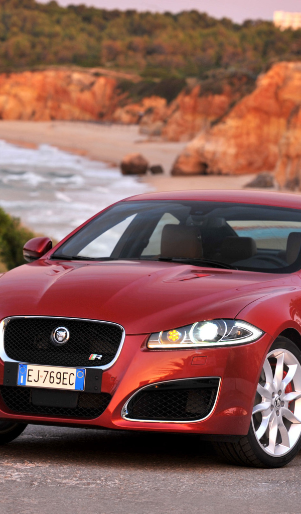 новый Jaguar XFR