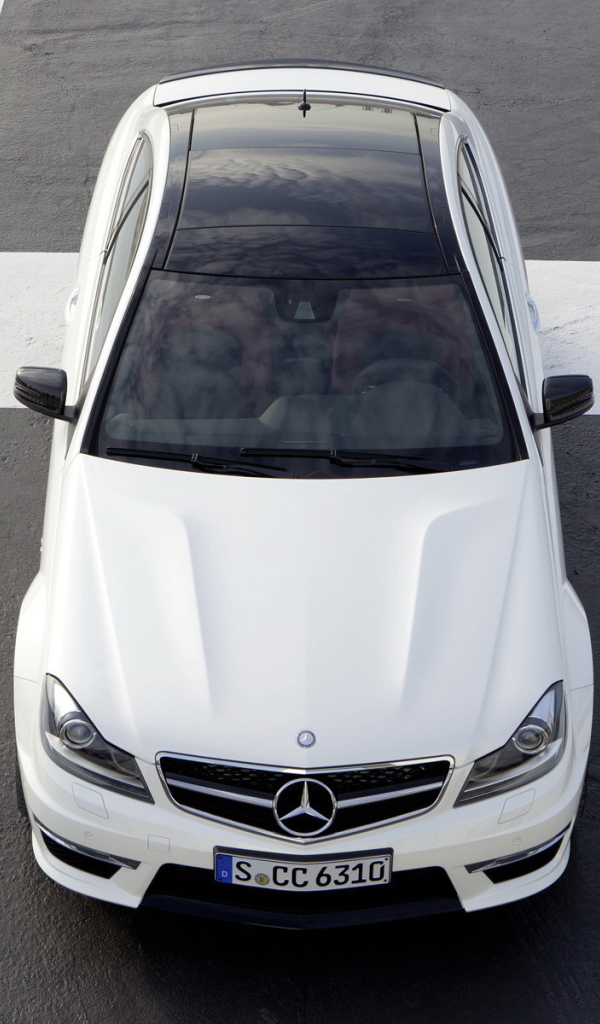 Mercedes-Benz-C-63-AMG-Coupe