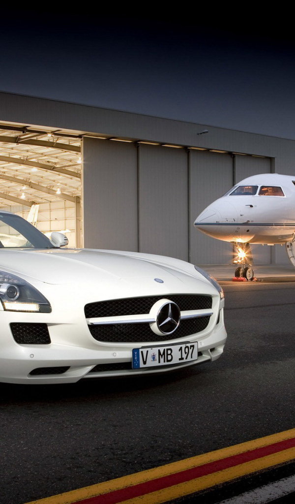 Mercedes Benz SLS AMG