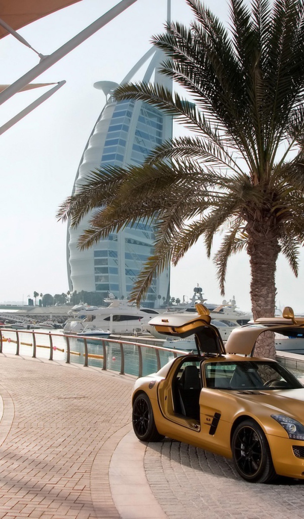 Mercedes Benz в Дубае