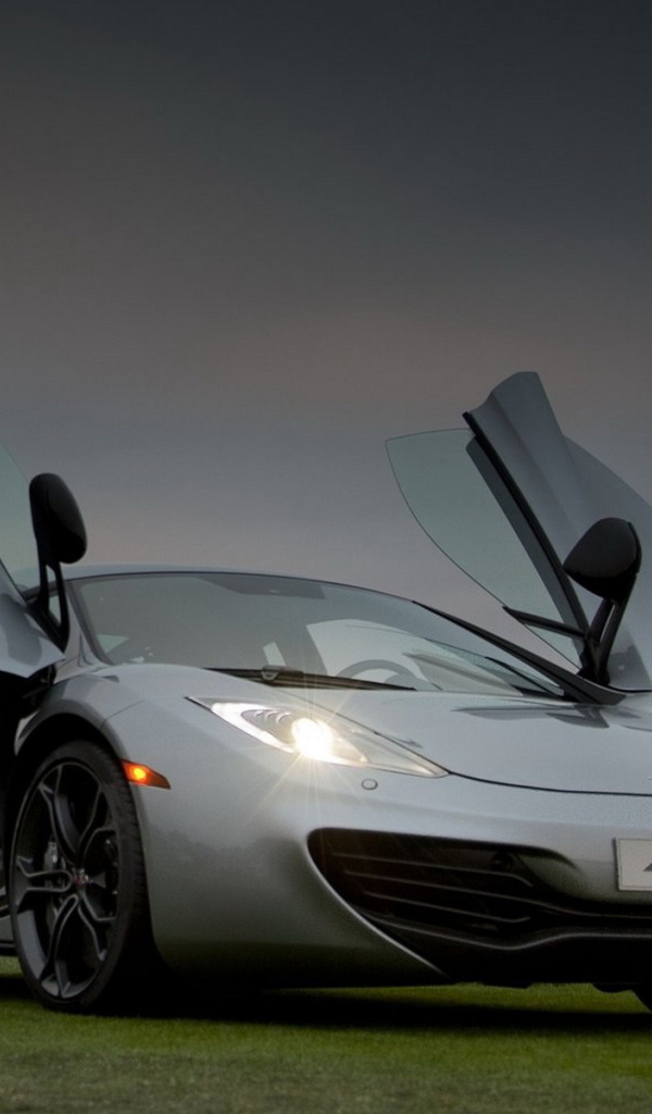 2011 McLaren-MP4-12C