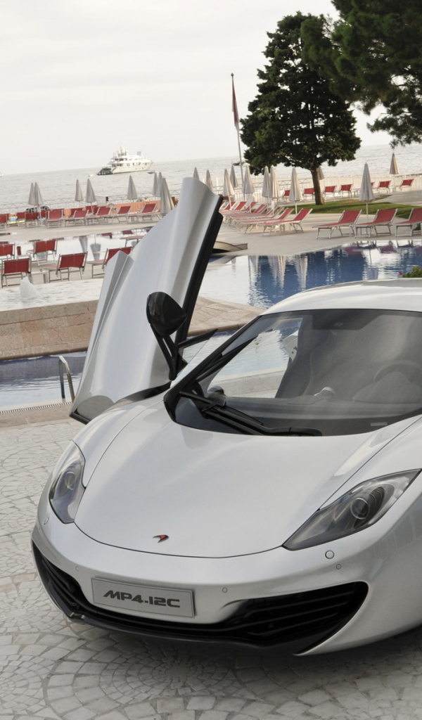 McLaren-MP4-12C