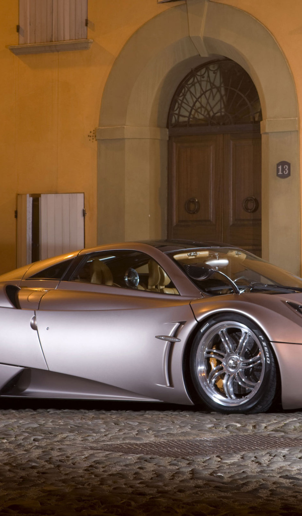 cуперкар Pagani Huayra