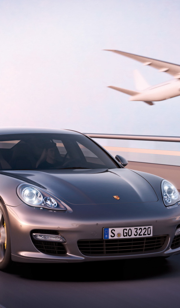 Porsche-Panamera-Turbo-S