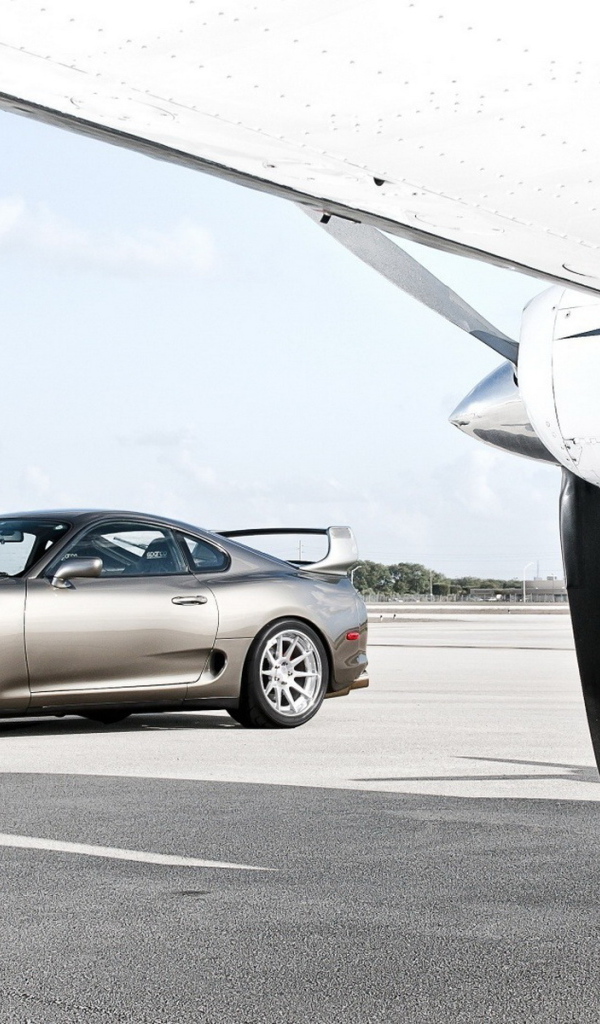 спортивная Toyota Supra