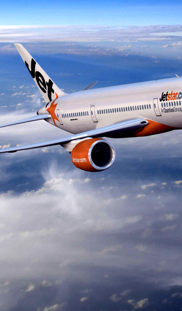 Авиалайнер в небе