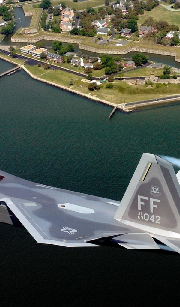 Истребитель в небе