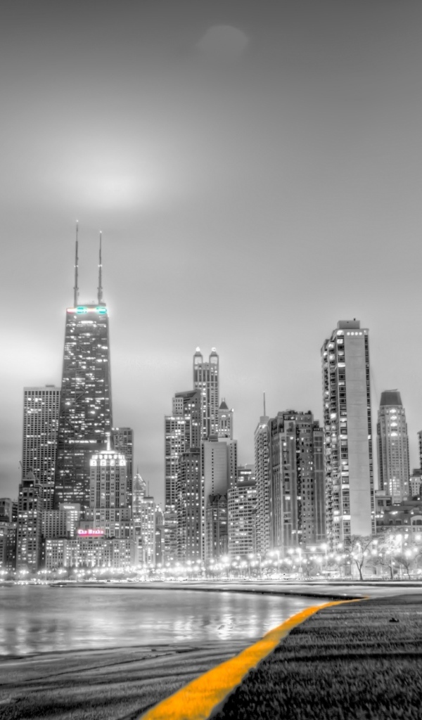 Черно-белый город