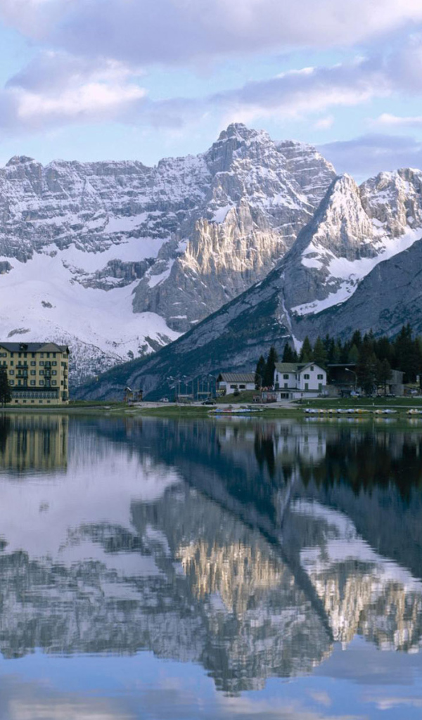 Город около гор