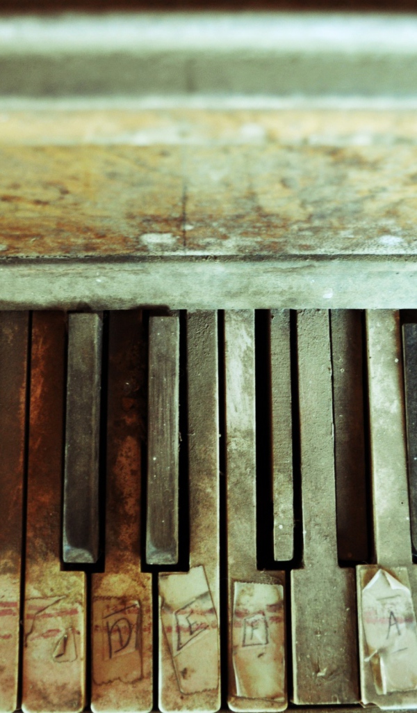 Заброшенное пианино