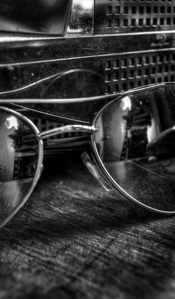 Объектив в отражении