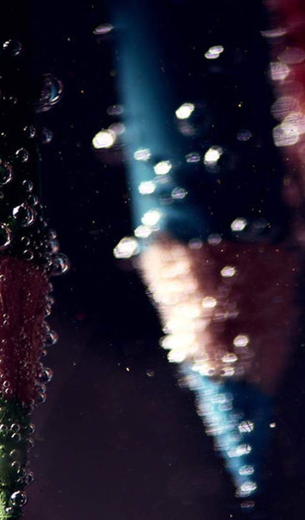 Карандаши под водой