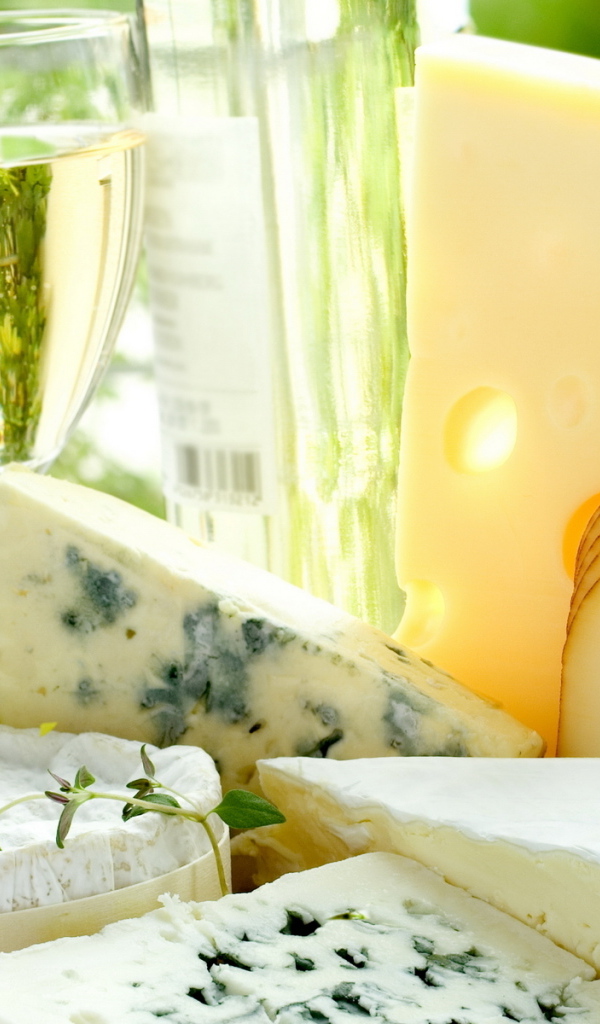 Сыр, виноград и вино