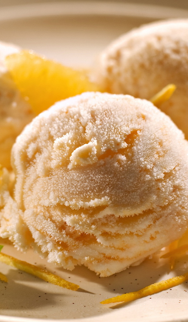 Мороженое с фруктами