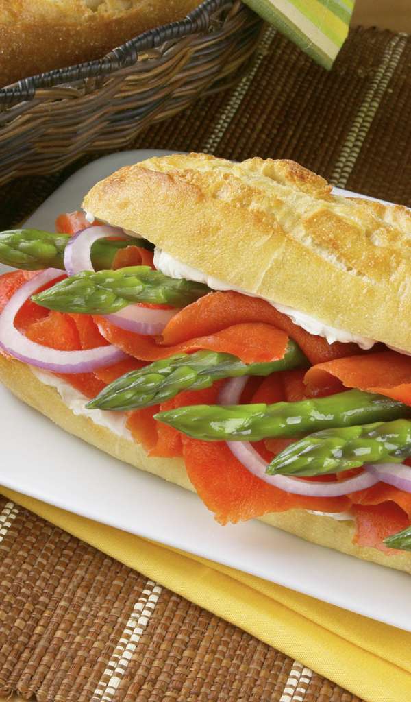 Бутерброд со спаржей