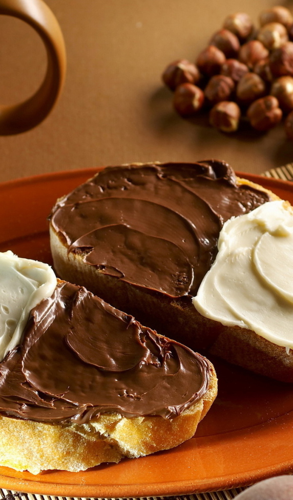 Бутерброды с шоколадным маслом