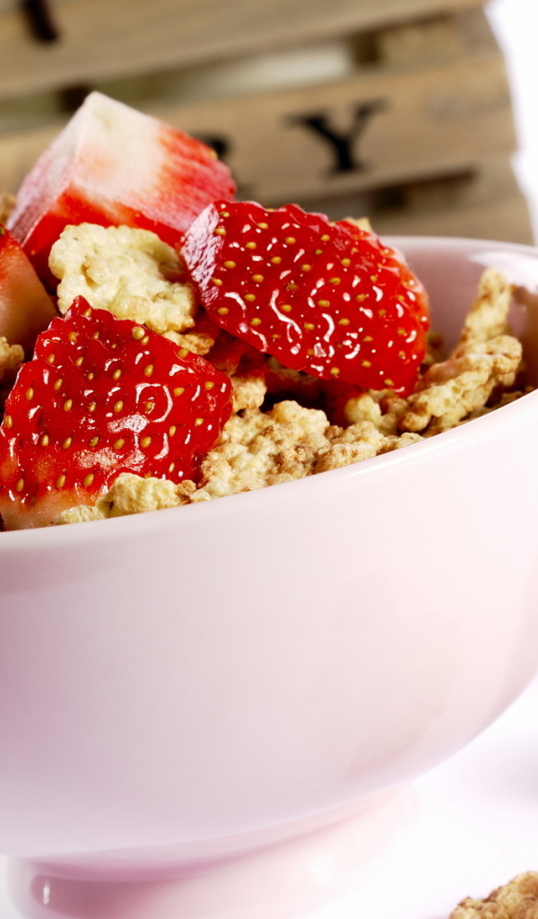 Клубника с хлопьями