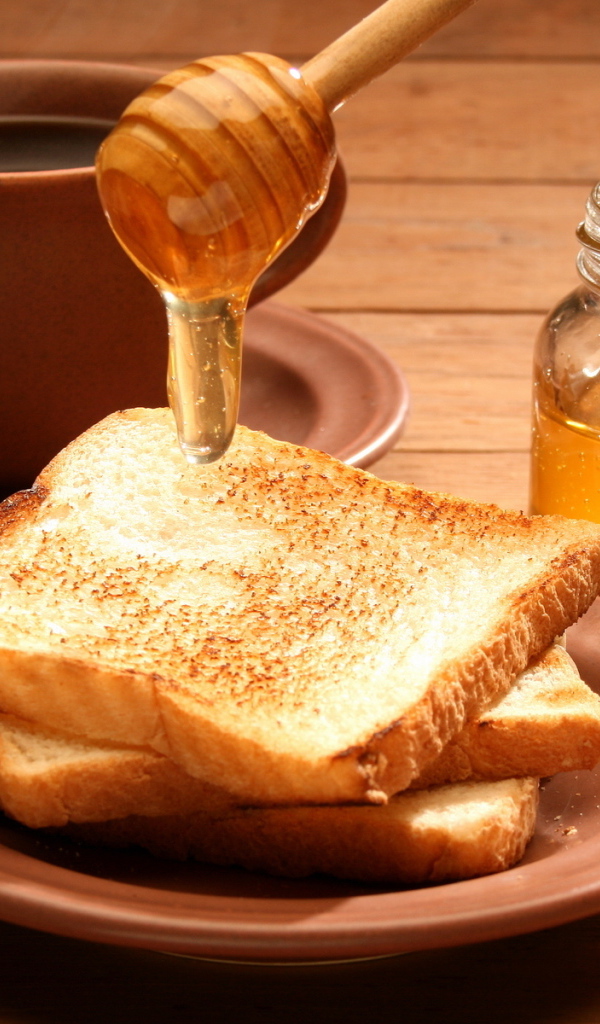 Чай, тосты с медом