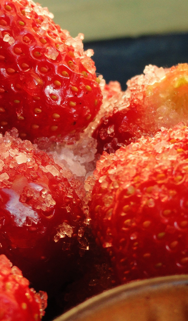 Клубника и лед
